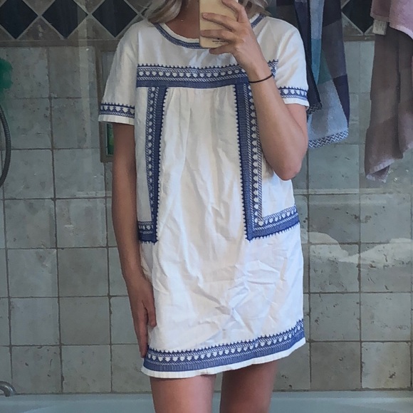 Dress - Picture 5 of 5